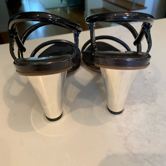 Calvin Klein Collection black patent leather 2.75 heel sandal. Size 37 (7) - Picture 8 of 9